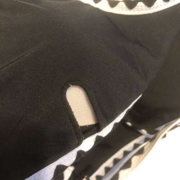 SHEIN Small Black White Contrast Binding Rickrack Bikini Top Swimsuit Padded - Picture 9 of 9